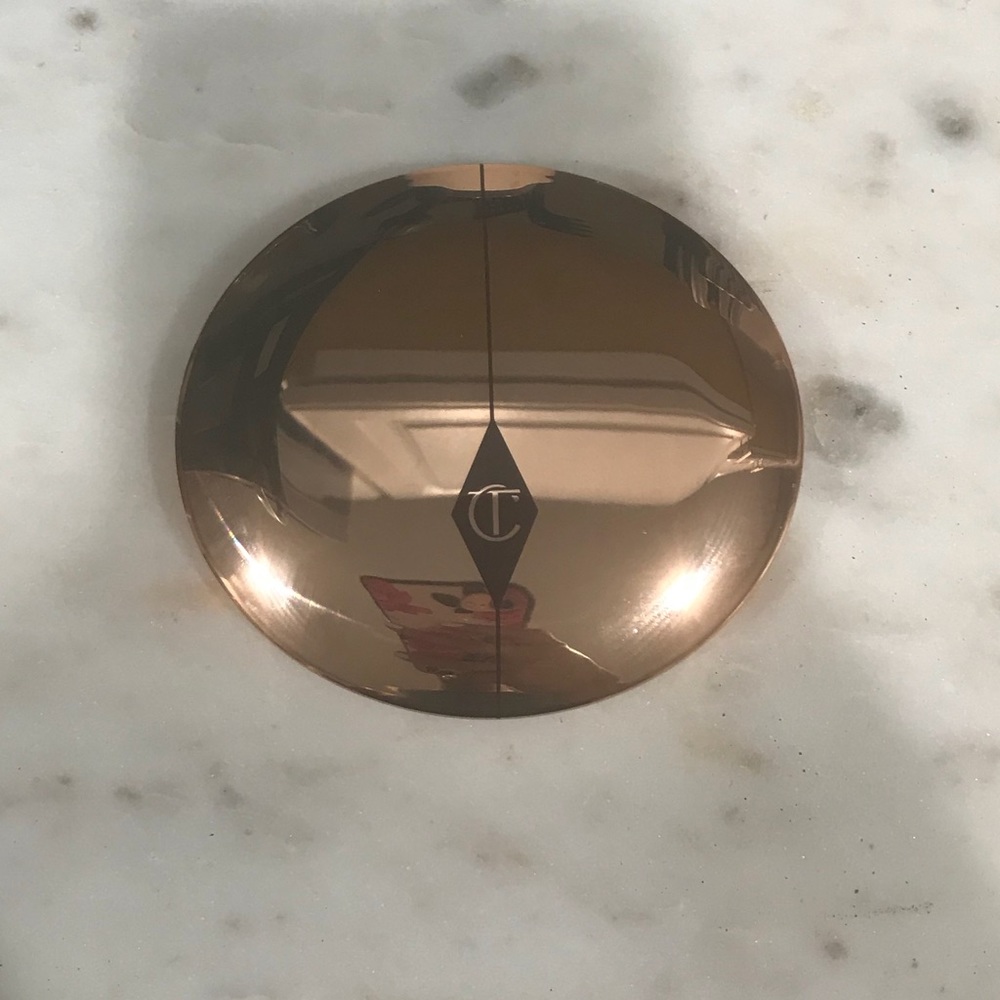 Charlotte Tilbury flawless finish powder shade 2